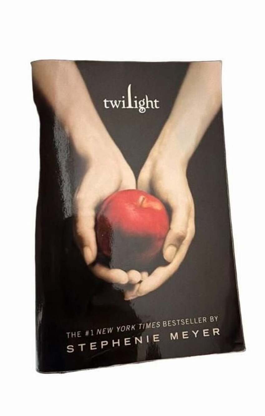 Twilight by Stephenie Meyer Paperback Book